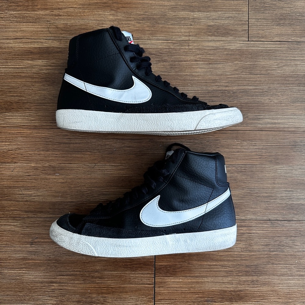 Nike Blazers Mid 77 | Size M8.5 | Great condition!
